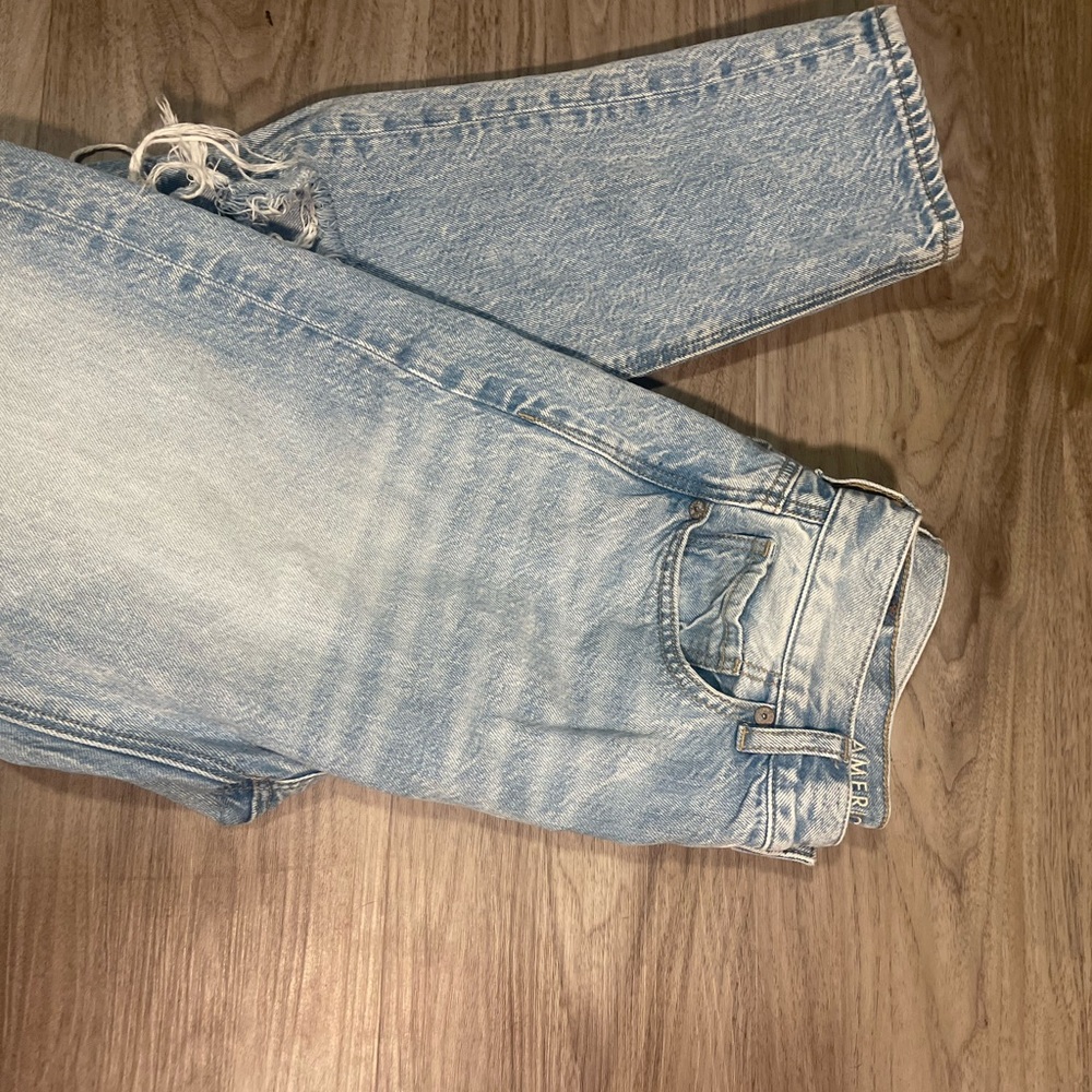 American Eagle Knew Ripped Mom Jean